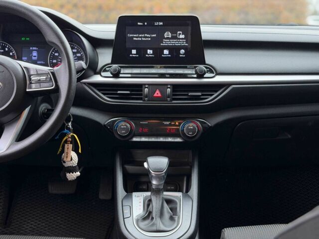 Белый Киа Другая, объемом двигателя 2 л и пробегом 128 тыс. км за 13500 $, фото 18 на Automoto.ua