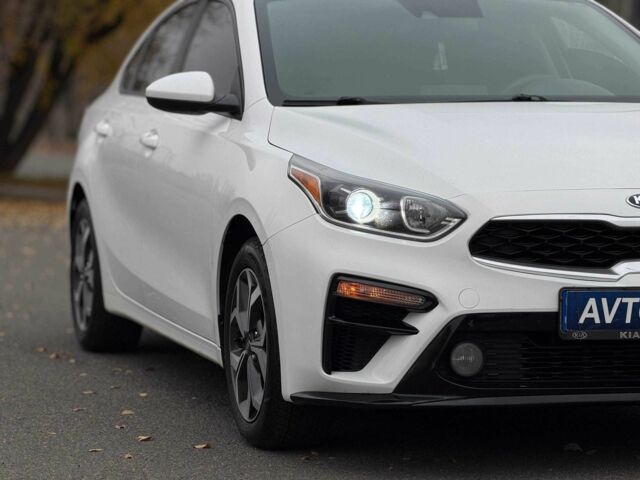 Белый Киа Другая, объемом двигателя 2 л и пробегом 128 тыс. км за 13500 $, фото 6 на Automoto.ua