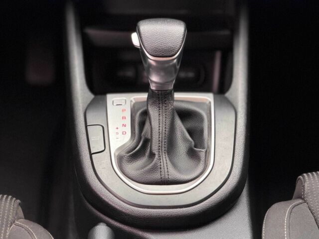 Белый Киа Другая, объемом двигателя 2 л и пробегом 128 тыс. км за 13500 $, фото 20 на Automoto.ua