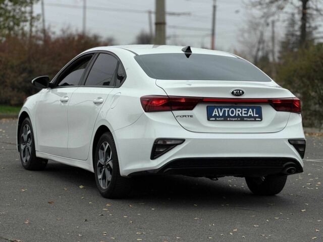 Белый Киа Другая, объемом двигателя 2 л и пробегом 128 тыс. км за 13500 $, фото 10 на Automoto.ua