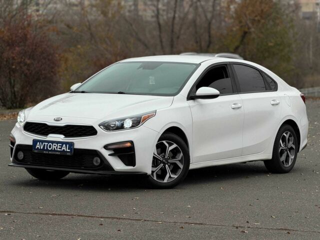 Белый Киа Другая, объемом двигателя 2 л и пробегом 128 тыс. км за 13500 $, фото 1 на Automoto.ua