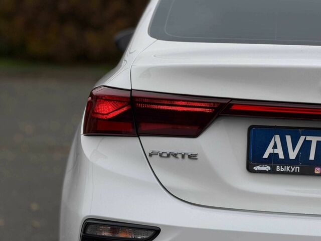 Белый Киа Другая, объемом двигателя 2 л и пробегом 128 тыс. км за 13500 $, фото 11 на Automoto.ua