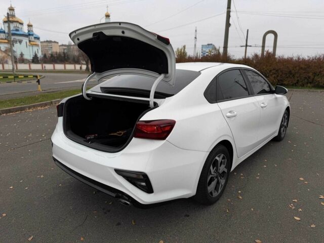 Белый Киа Другая, объемом двигателя 2 л и пробегом 128 тыс. км за 13500 $, фото 14 на Automoto.ua