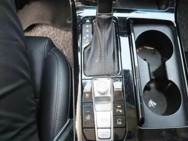 Белый Киа Другая, объемом двигателя 3 л и пробегом 54 тыс. км за 6500 $, фото 3 на Automoto.ua