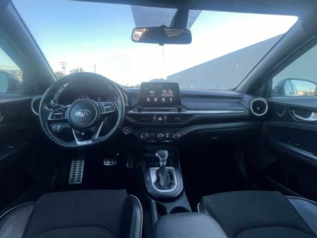 Белый Киа Другая, объемом двигателя 2 л и пробегом 39 тыс. км за 2800 $, фото 7 на Automoto.ua