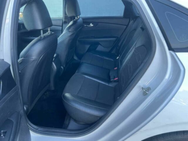 Белый Киа Другая, объемом двигателя 2 л и пробегом 39 тыс. км за 2800 $, фото 10 на Automoto.ua