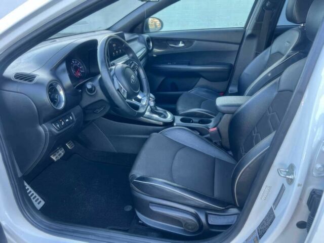 Белый Киа Другая, объемом двигателя 2 л и пробегом 39 тыс. км за 2800 $, фото 6 на Automoto.ua