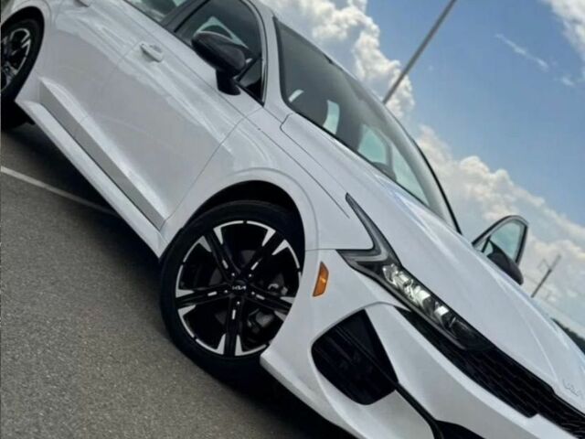 Білий Кіа Інша, об'ємом двигуна 2 л та пробігом 74 тис. км за 16800 $, фото 5 на Automoto.ua