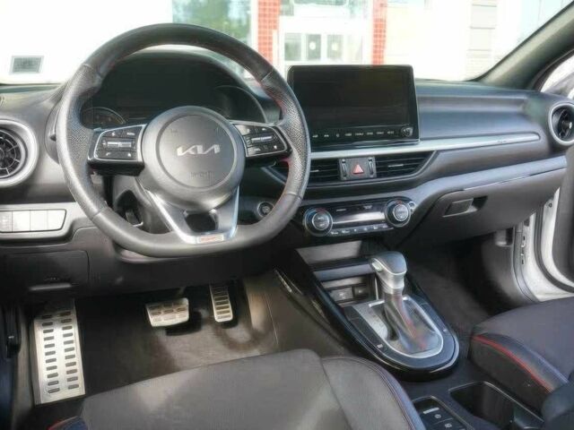 Белый Киа Другая, объемом двигателя 1.6 л и пробегом 20 тыс. км за 6400 $, фото 6 на Automoto.ua