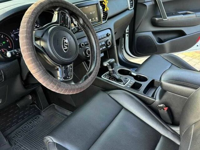 Кіа Інша 2017 у Полтаві на Automoto.ua Білий Кіа Інша, об'ємом двигуна 0 л та пробігом 160 тис. км за 17000 $, фото 6 на Automoto.ua