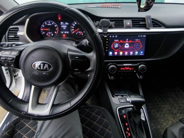 Білий Кіа Інша, об'ємом двигуна 1.6 л та пробігом 26 тис. км за 17500 $, фото 1 на Automoto.ua