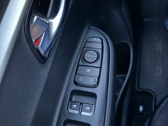 Белый Киа Другая, объемом двигателя 1.6 л и пробегом 75 тыс. км за 16500 $, фото 13 на Automoto.ua