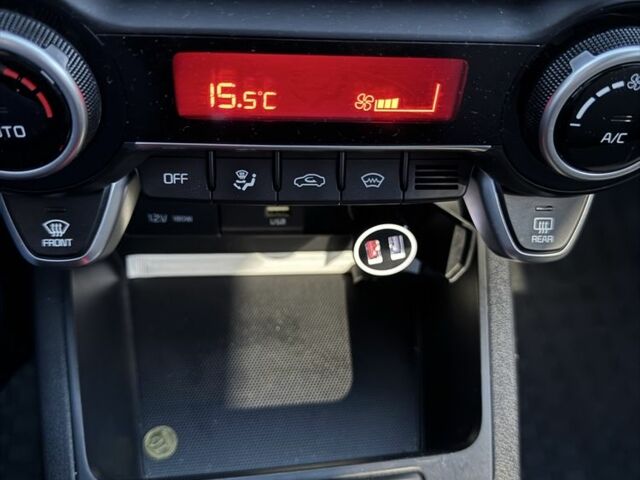 Белый Киа Другая, объемом двигателя 1.6 л и пробегом 75 тыс. км за 16500 $, фото 8 на Automoto.ua