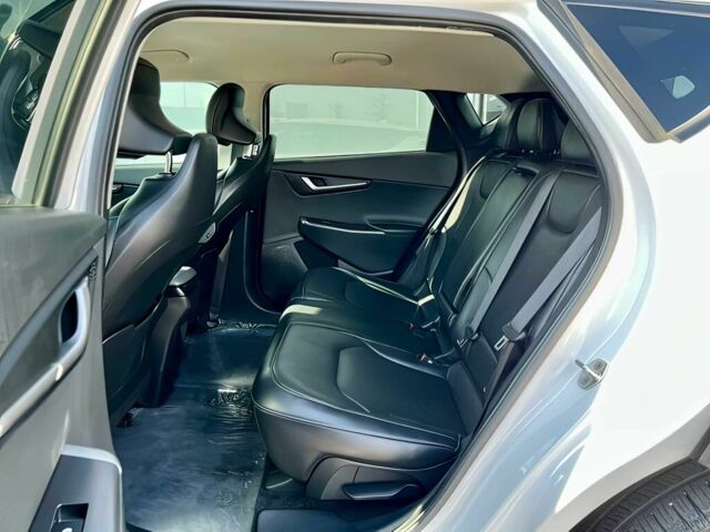 Белый Киа Другая, объемом двигателя 0 л и пробегом 28 тыс. км за 20000 $, фото 10 на Automoto.ua