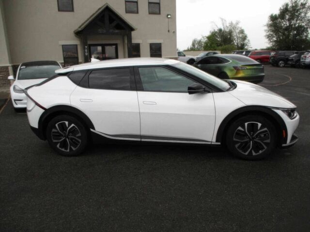 Белый Киа Другая, объемом двигателя 0 л и пробегом 20 тыс. км за 18000 $, фото 5 на Automoto.ua