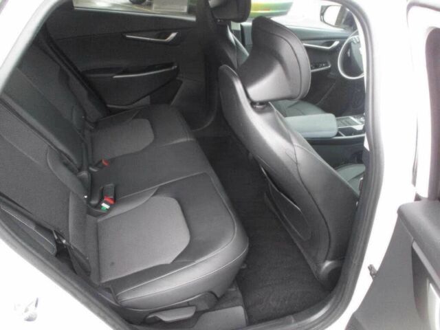 Белый Киа Другая, объемом двигателя 0 л и пробегом 21 тыс. км за 15600 $, фото 9 на Automoto.ua