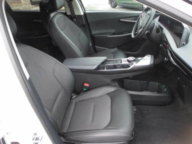 Белый Киа Другая, объемом двигателя 0 л и пробегом 21 тыс. км за 15600 $, фото 7 на Automoto.ua