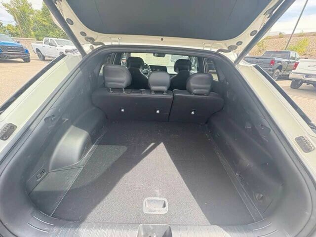 Белый Киа Другая, объемом двигателя 0 л и пробегом 22 тыс. км за 19000 $, фото 6 на Automoto.ua