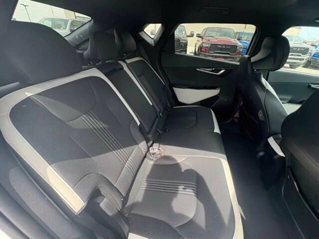 Белый Киа Другая, объемом двигателя 0 л и пробегом 22 тыс. км за 19000 $, фото 10 на Automoto.ua