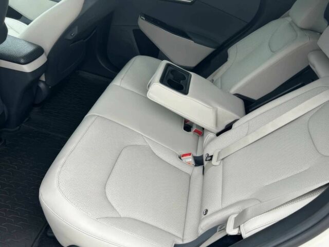 Білий Кіа Інша, об'ємом двигуна 0 л та пробігом 33 тис. км за 14900 $, фото 6 на Automoto.ua