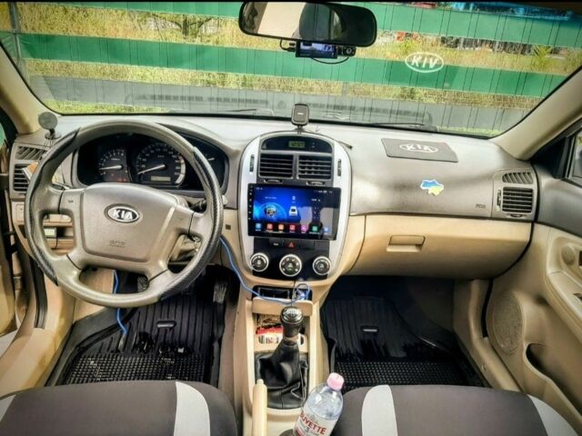 Бежевый Киа Другая, объемом двигателя 0 л и пробегом 199 тыс. км за 5500 $, фото 2 на Automoto.ua