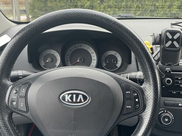 Черный Киа Другая, объемом двигателя 1.4 л и пробегом 179 тыс. км за 4600 $, фото 1 на Automoto.ua