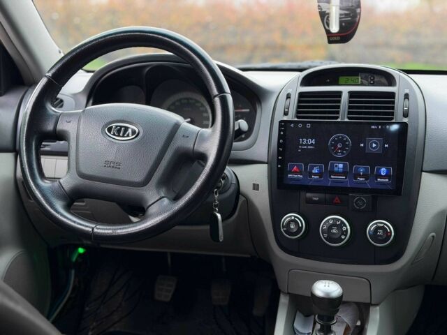 Чорний Кіа Інша, об'ємом двигуна 1.6 л та пробігом 224 тис. км за 4900 $, фото 19 на Automoto.ua