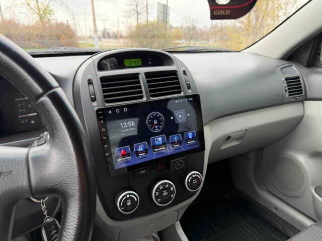 Чорний Кіа Інша, об'ємом двигуна 1.6 л та пробігом 224 тис. км за 4900 $, фото 21 на Automoto.ua