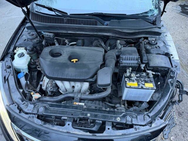 Черный Киа Другая, объемом двигателя 2 л и пробегом 248 тыс. км за 5850 $, фото 7 на Automoto.ua