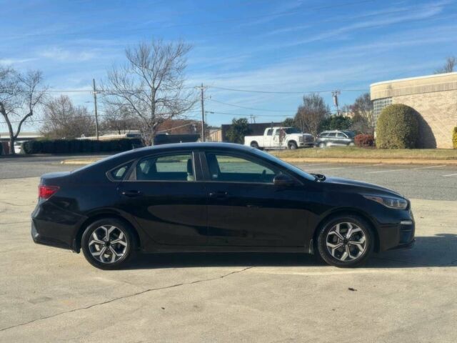 Черный Киа Другая, объемом двигателя 2 л и пробегом 45 тыс. км за 3150 $, фото 2 на Automoto.ua