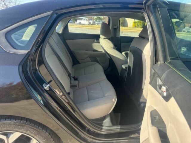 Черный Киа Другая, объемом двигателя 2 л и пробегом 45 тыс. км за 3150 $, фото 9 на Automoto.ua