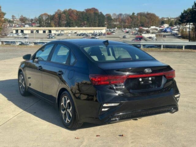 Черный Киа Другая, объемом двигателя 2 л и пробегом 45 тыс. км за 3150 $, фото 4 на Automoto.ua