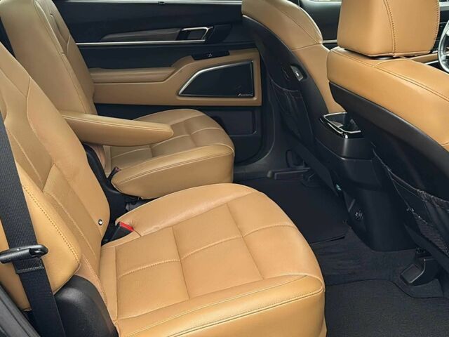 Черный Киа Другая, объемом двигателя 3.8 л и пробегом 25 тыс. км за 21500 $, фото 11 на Automoto.ua