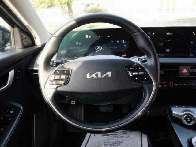 Чорний Кіа Інша, об'ємом двигуна 0 л та пробігом 20 тис. км за 16950 $, фото 16 на Automoto.ua