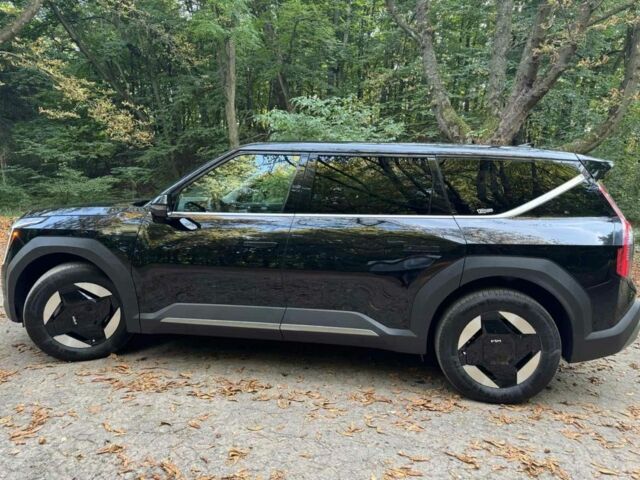 Чорний Кіа Інша, об'ємом двигуна 0 л та пробігом 18 тис. км за 40000 $, фото 12 на Automoto.ua