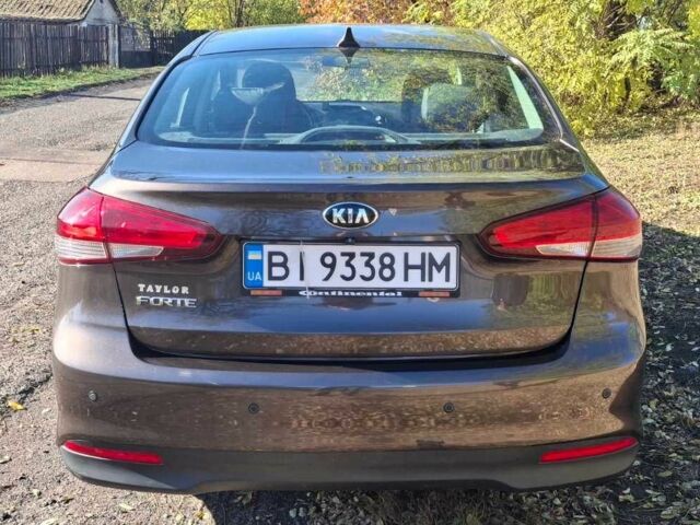 Коричневый Киа Другая, объемом двигателя 2 л и пробегом 46 тыс. км за 13000 $, фото 1 на Automoto.ua