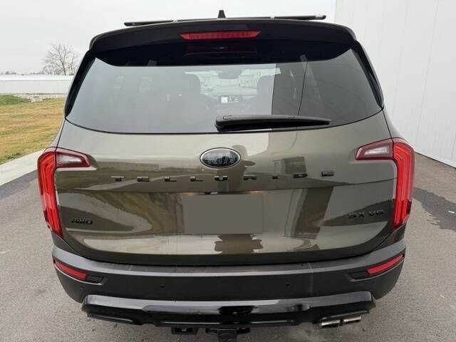 Коричневый Киа Другая, объемом двигателя 3.8 л и пробегом 31 тыс. км за 7900 $, фото 3 на Automoto.ua