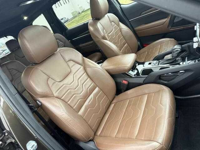 Коричневый Киа Другая, объемом двигателя 3.8 л и пробегом 31 тыс. км за 7900 $, фото 18 на Automoto.ua