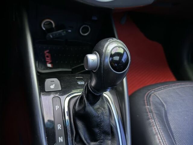 Красный Киа Другая, объемом двигателя 2 л и пробегом 165 тыс. км за 9700 $, фото 5 на Automoto.ua