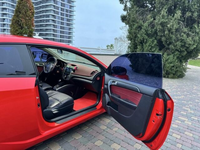 Красный Киа Другая, объемом двигателя 2 л и пробегом 165 тыс. км за 9700 $, фото 10 на Automoto.ua