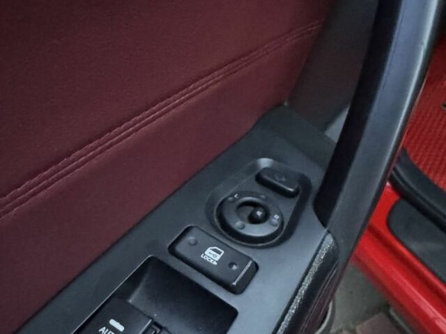 Красный Киа Другая, объемом двигателя 2 л и пробегом 165 тыс. км за 9700 $, фото 3 на Automoto.ua