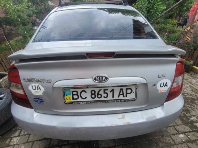 Серый Киа Другая, объемом двигателя 1.6 л и пробегом 192 тыс. км за 3500 $, фото 1 на Automoto.ua