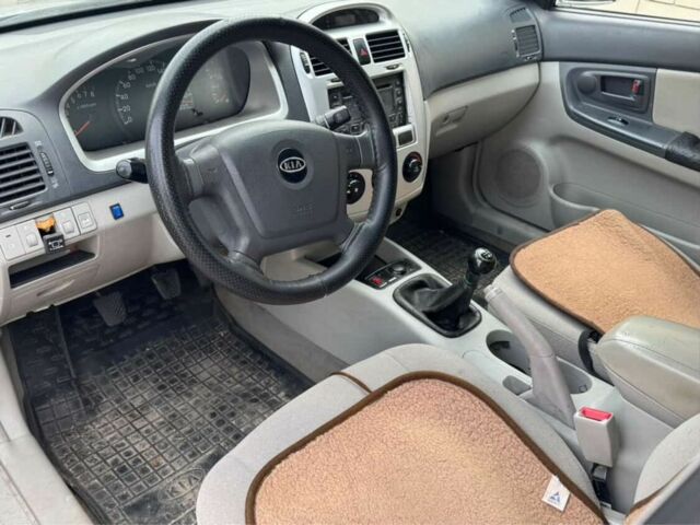 Серый Киа Другая, объемом двигателя 1.6 л и пробегом 189 тыс. км за 2400 $, фото 3 на Automoto.ua