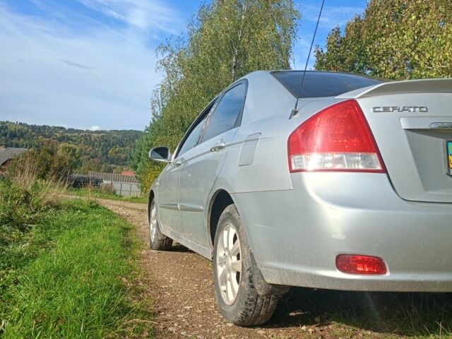 Серый Киа Другая, объемом двигателя 1.6 л и пробегом 224 тыс. км за 3700 $, фото 3 на Automoto.ua