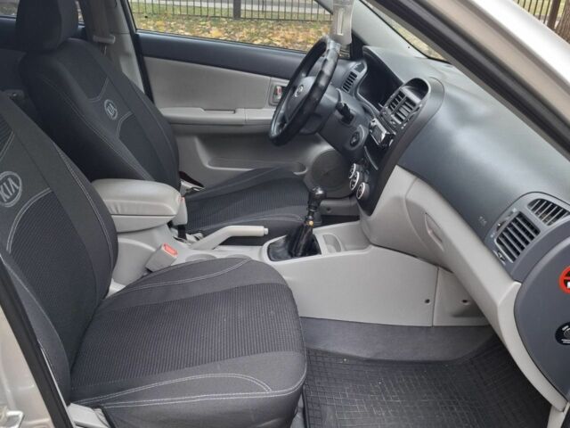 Киа Другая 2008 в Днепре (Днепропетровске) на Automoto.ua Серый Киа Другая, объемом двигателя 1.6 л и пробегом 100 тыс. км за 3600 $, фото 9 на Automoto.ua