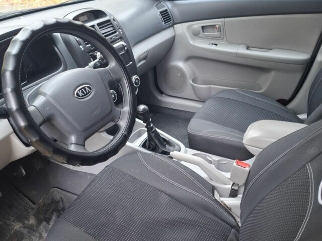 Киа Другая 2008 в Днепре (Днепропетровске) на Automoto.ua Серый Киа Другая, объемом двигателя 1.6 л и пробегом 100 тыс. км за 3600 $, фото 5 на Automoto.ua