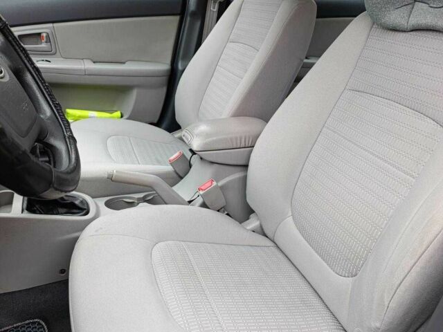 Серый Киа Другая, объемом двигателя 1.6 л и пробегом 200 тыс. км за 4100 $, фото 11 на Automoto.ua