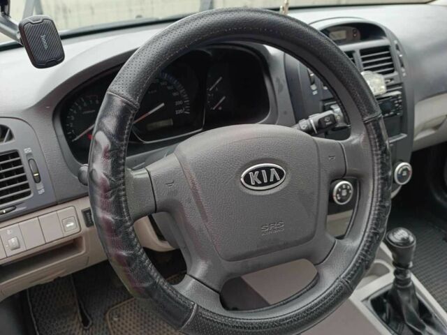 Серый Киа Другая, объемом двигателя 1.6 л и пробегом 200 тыс. км за 4100 $, фото 9 на Automoto.ua