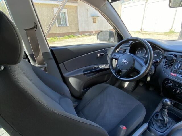 Серый Киа Другая, объемом двигателя 1.4 л и пробегом 196 тыс. км за 6500 $, фото 8 на Automoto.ua