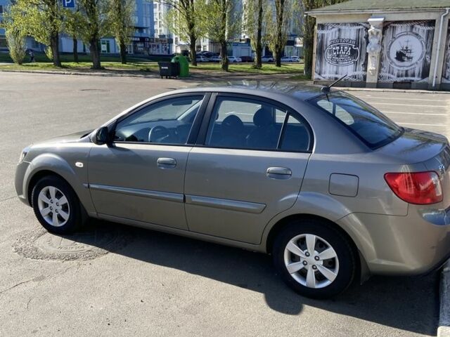 Серый Киа Другая, объемом двигателя 1.4 л и пробегом 196 тыс. км за 6500 $, фото 1 на Automoto.ua